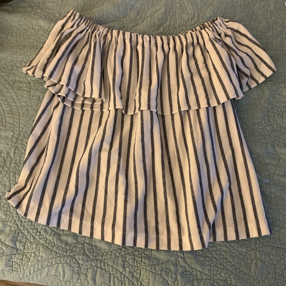 Banana republic off the shoulder shirt - Picture 2 of 3